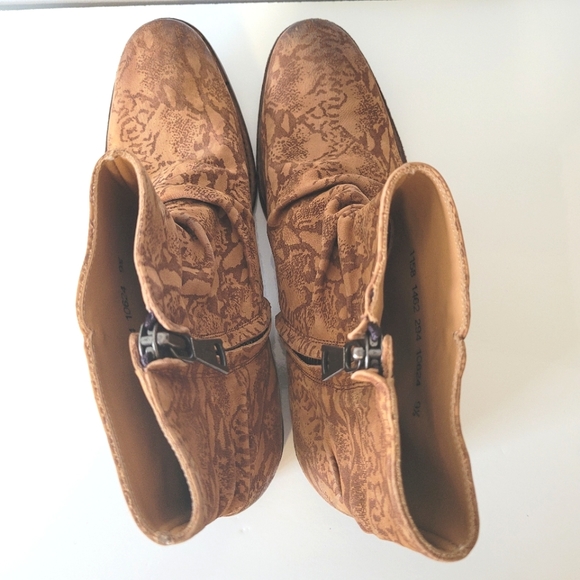 JOHN VARVATOS Morrison Sharpei Snake-Skin Motif Leather Boot - Handmade in Italy - Picture 12 of 16